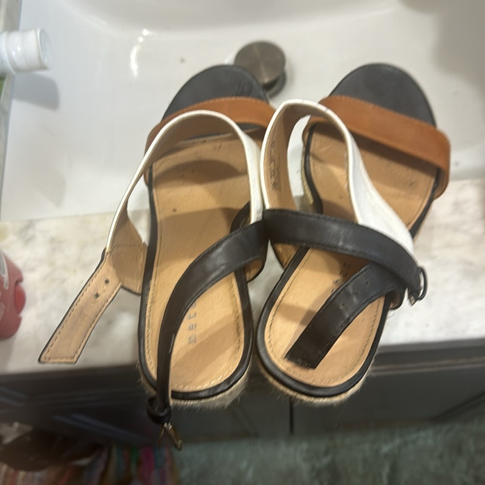 Metaphor shoes - Picture 7 of 9